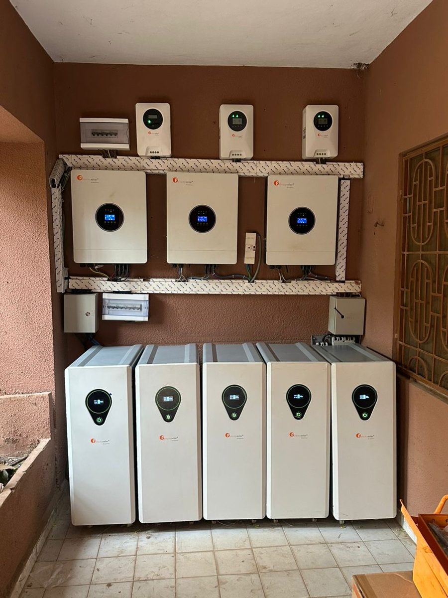 Local technique solaire avec batteries